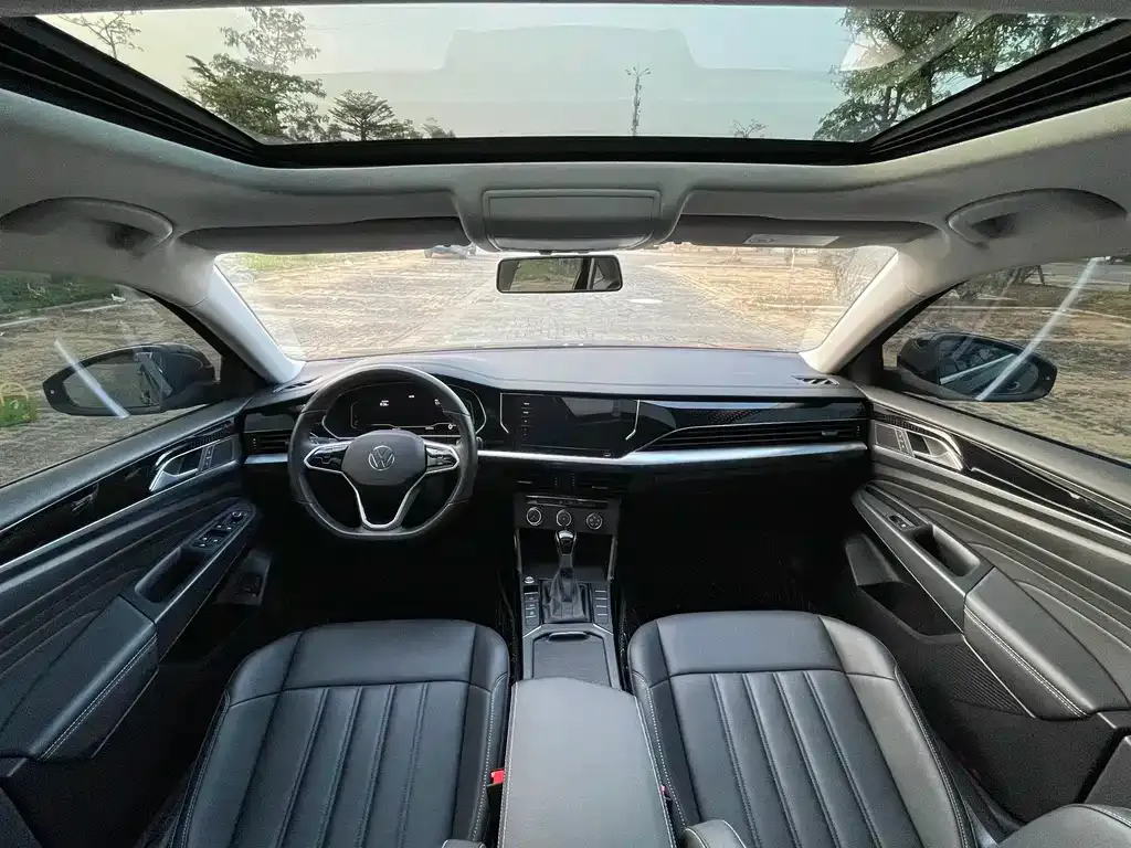 Volkswagen Passat 2023 из CN, фото 3