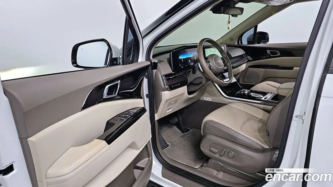 Kia Carnival — фото 10