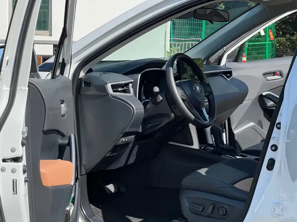 Toyota Frontlander 2023 из CN, фото 10