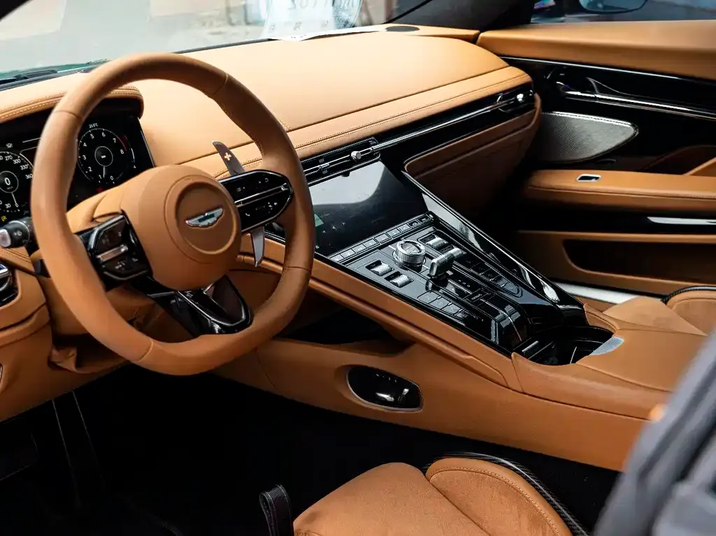 Aston Martin DB12 2024 из CN, фото 5