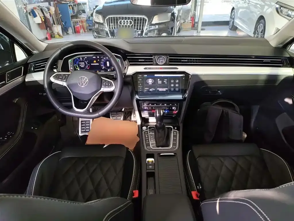 Volkswagen Magotan GTE PHEV 2023 из CN, фото 9