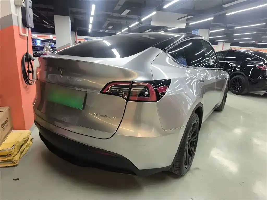 Tesla Model Y 2023 из CN, фото 2