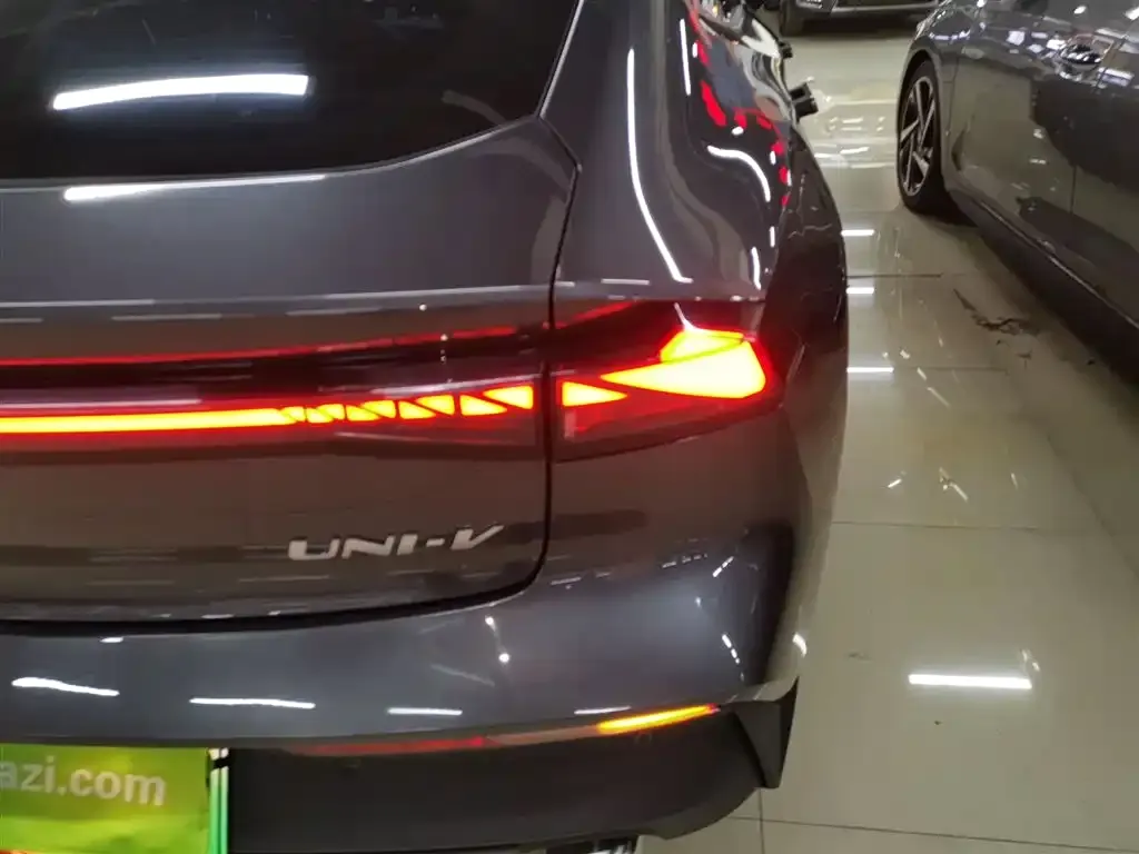 Changan UNI-V iDD 2023 из CN, фото 8