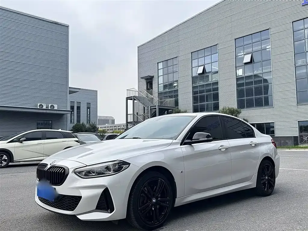 BMW 1 Series 2021 из CN, фото 1