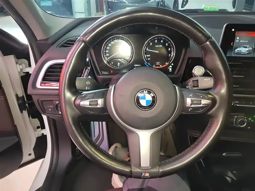 BMW 1 Series 2021 из CN, фото 3