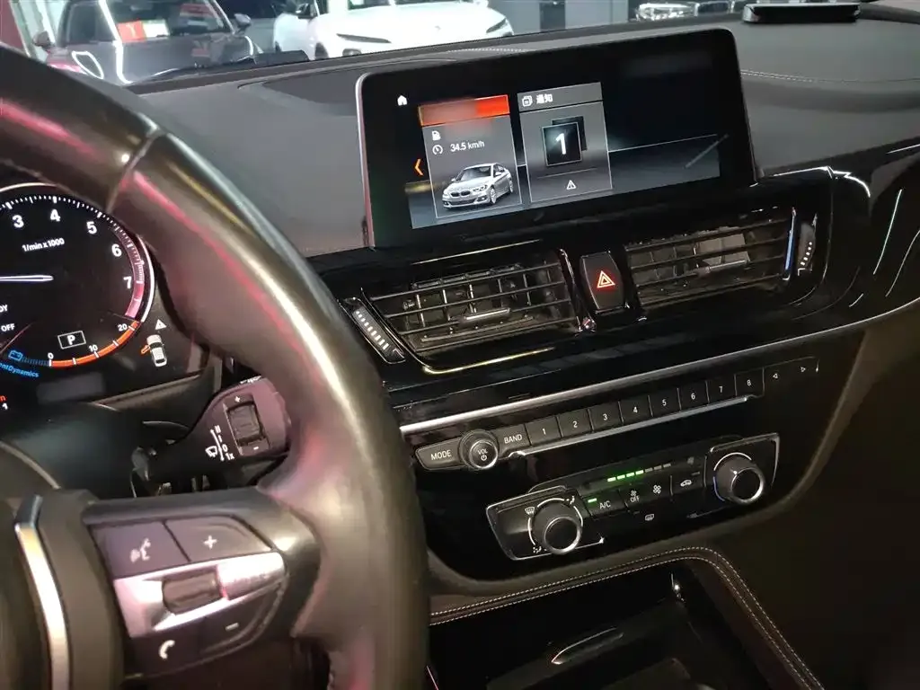 BMW 1 Series 2021 из CN, фото 6