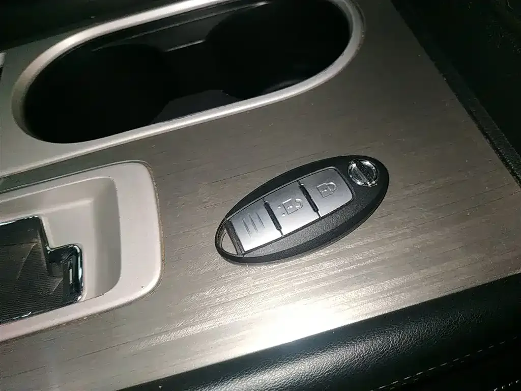 Nissan Murano 2022 из CN, фото 2