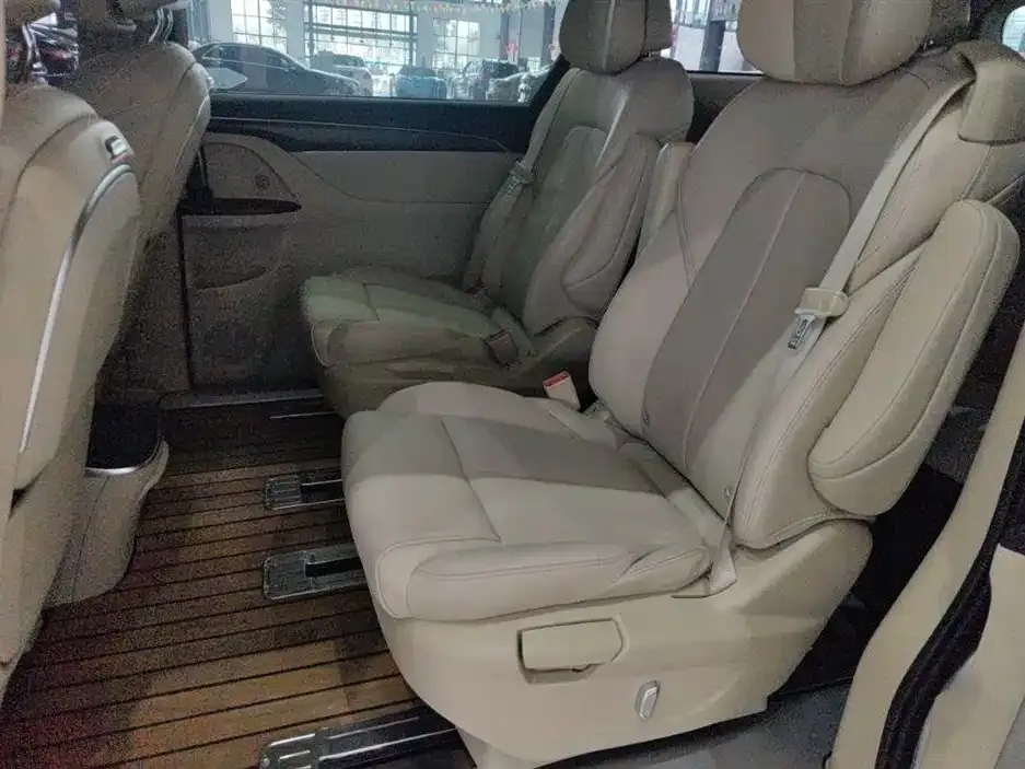 Buick GL8 2022 из CN, фото 9