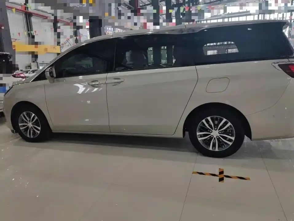 Buick GL8 2022 из CN, фото 2