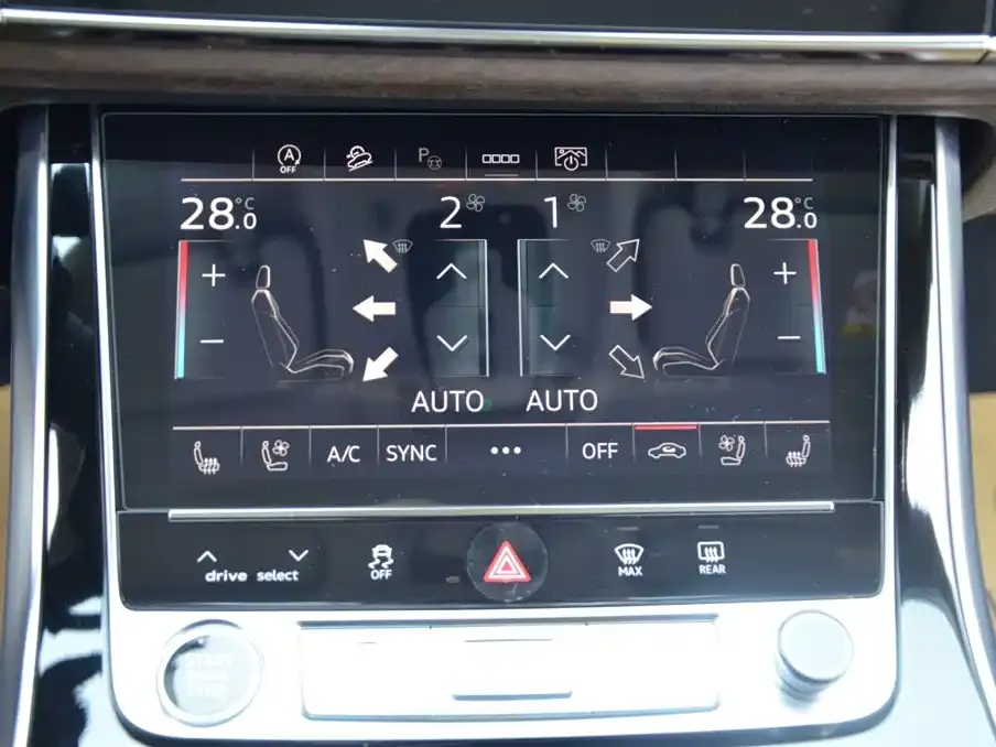 Audi Q7 2024 из CN, фото 9