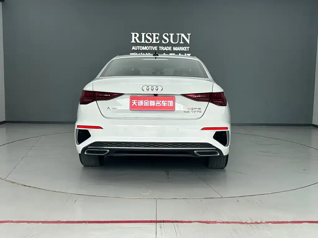 Audi A3 2023 из CN, фото 2