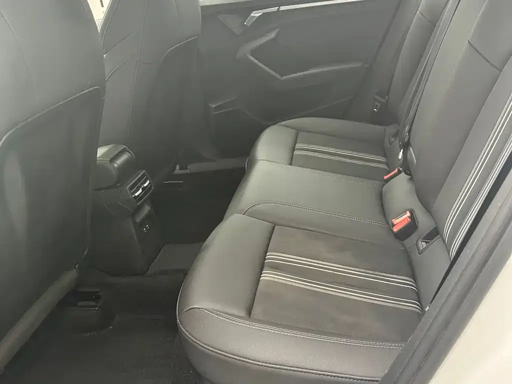 Audi A3 2023 из CN, фото 8