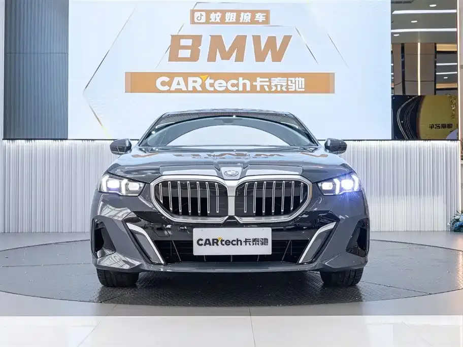 BMW 5 Series 2024 из CN, фото 1