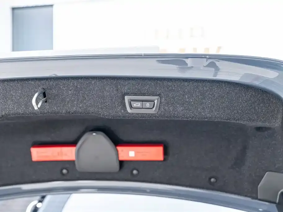 BMW 5 Series 2024 из CN, фото 6