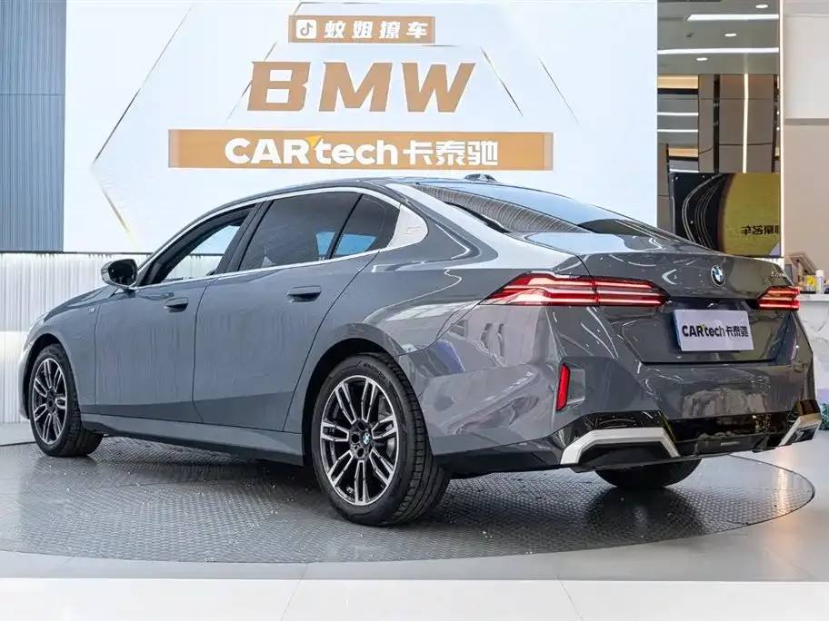 BMW 5 Series 2024 из CN, фото 5
