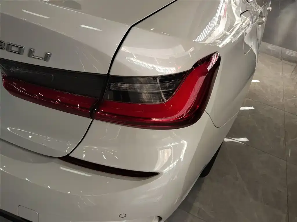 BMW 3 Series 2021 из CN, фото 2