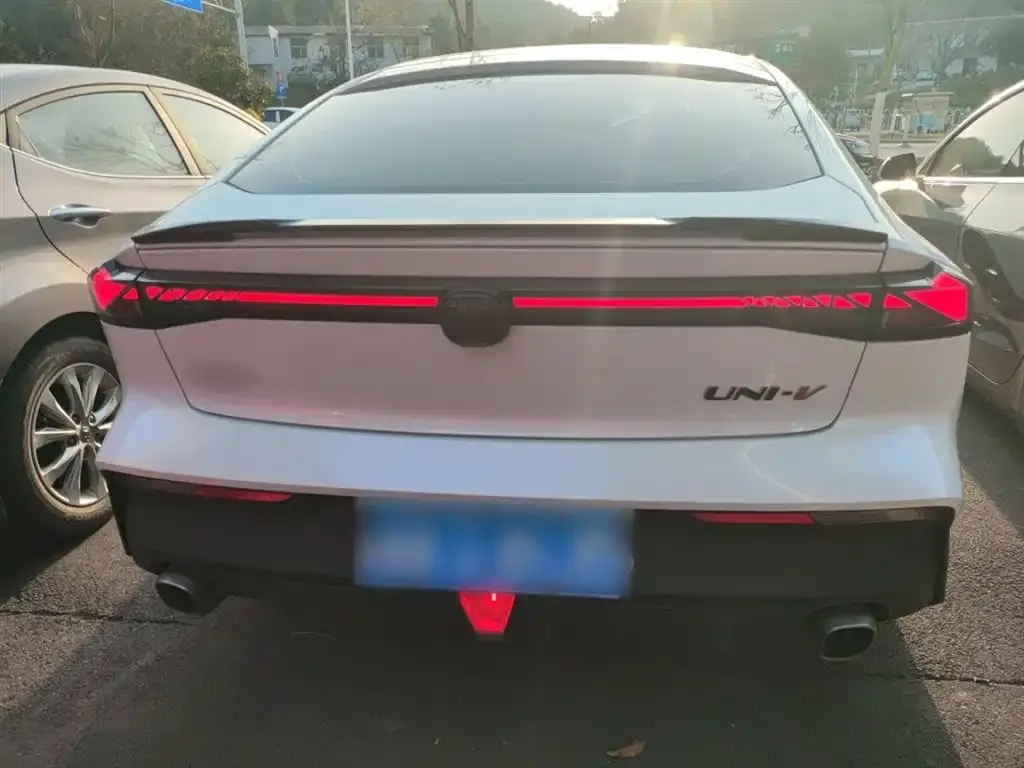 Changan UNI-V 2024 из CN, фото 6