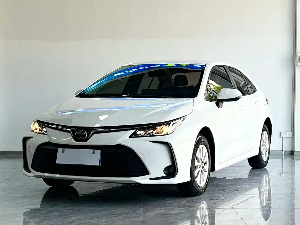 Toyota Corolla 2023 из CN, фото 1