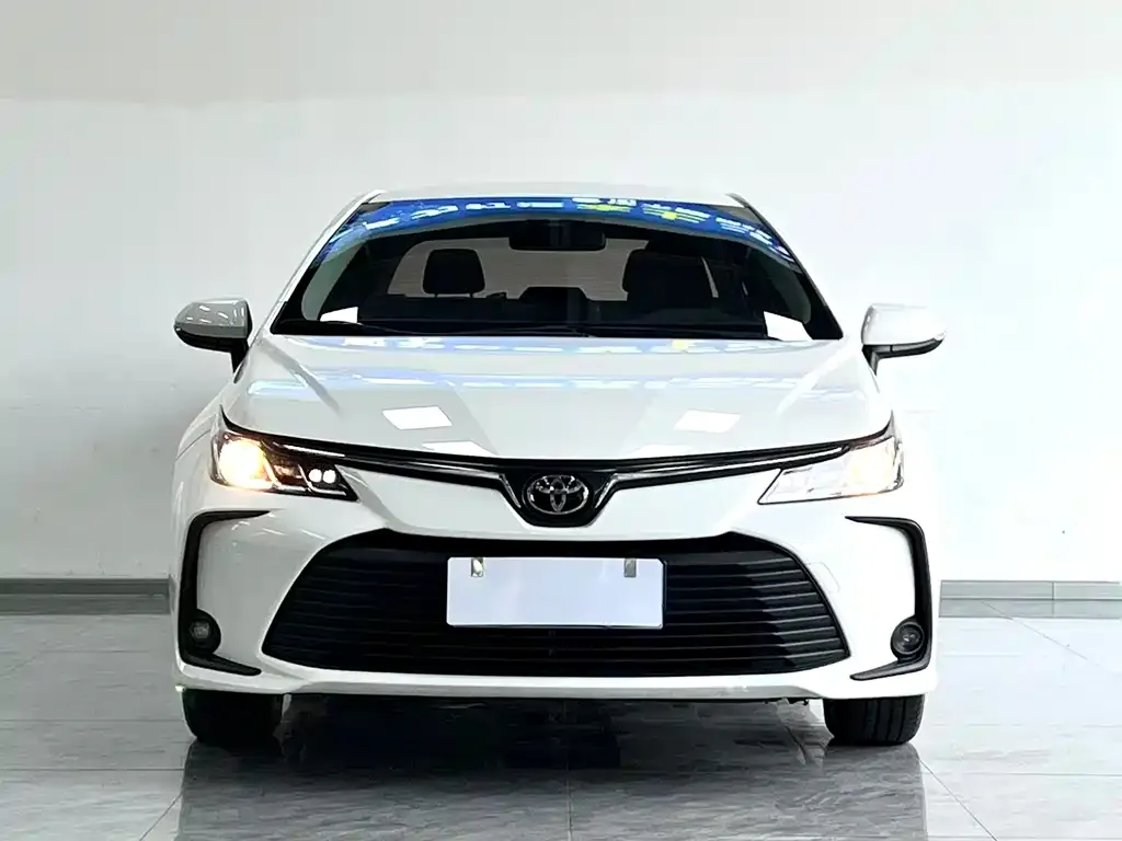 Toyota Corolla 2023 из CN, фото 3
