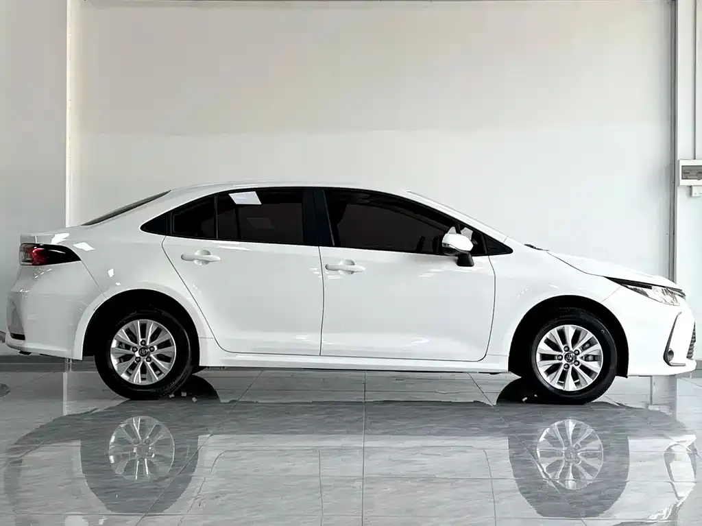 Toyota Corolla 2023 из CN, фото 9