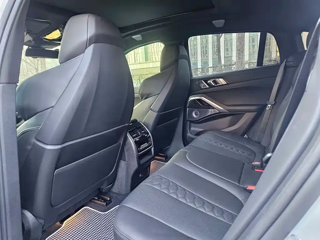 BMW X6 M 2024 из CN, фото 4