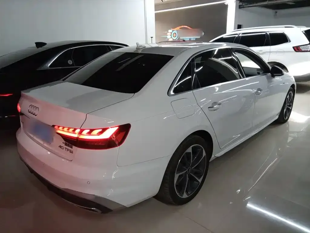 Audi A4L 2023 из CN, фото 4