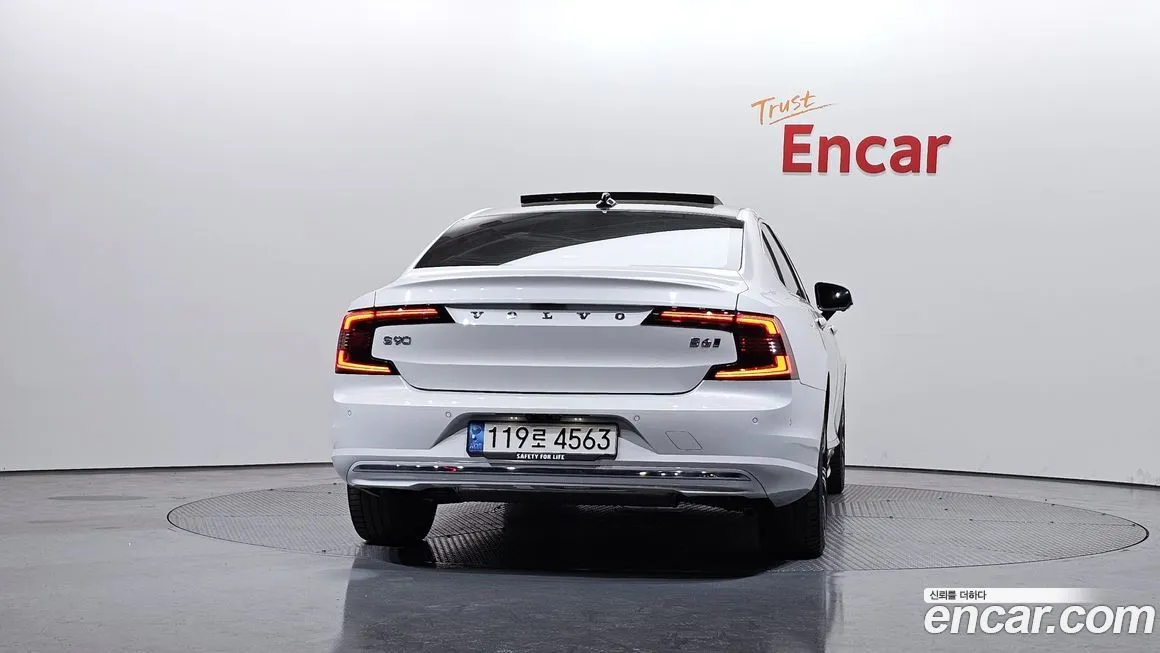 Volvo S90 2023 из KR, фото 4