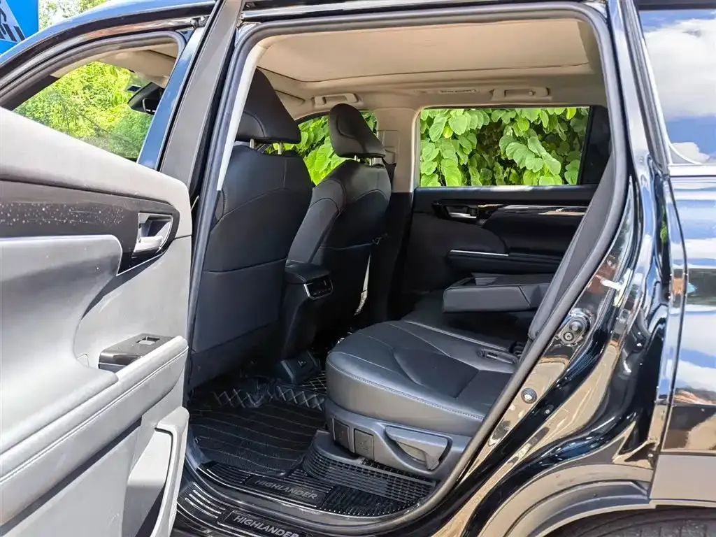 Toyota Highlander 2023 из CN, фото 4