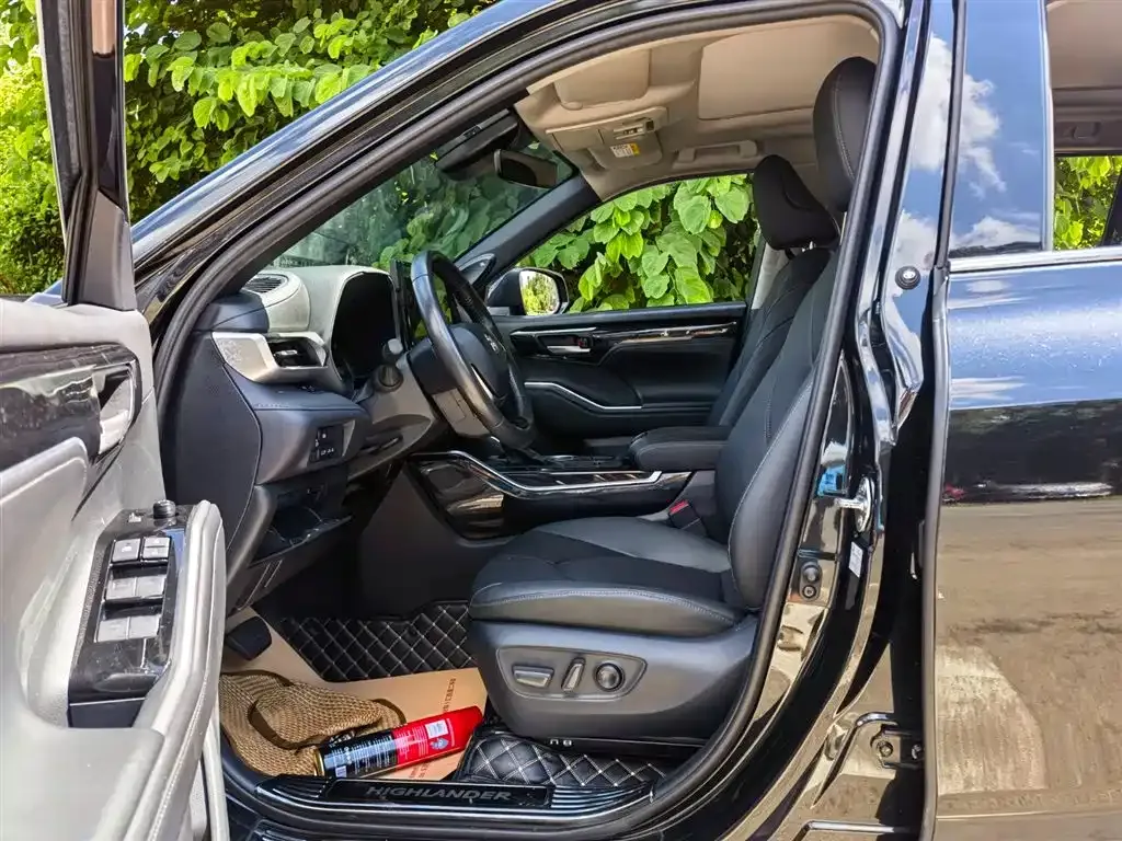 Toyota Highlander 2023 из CN, фото 5