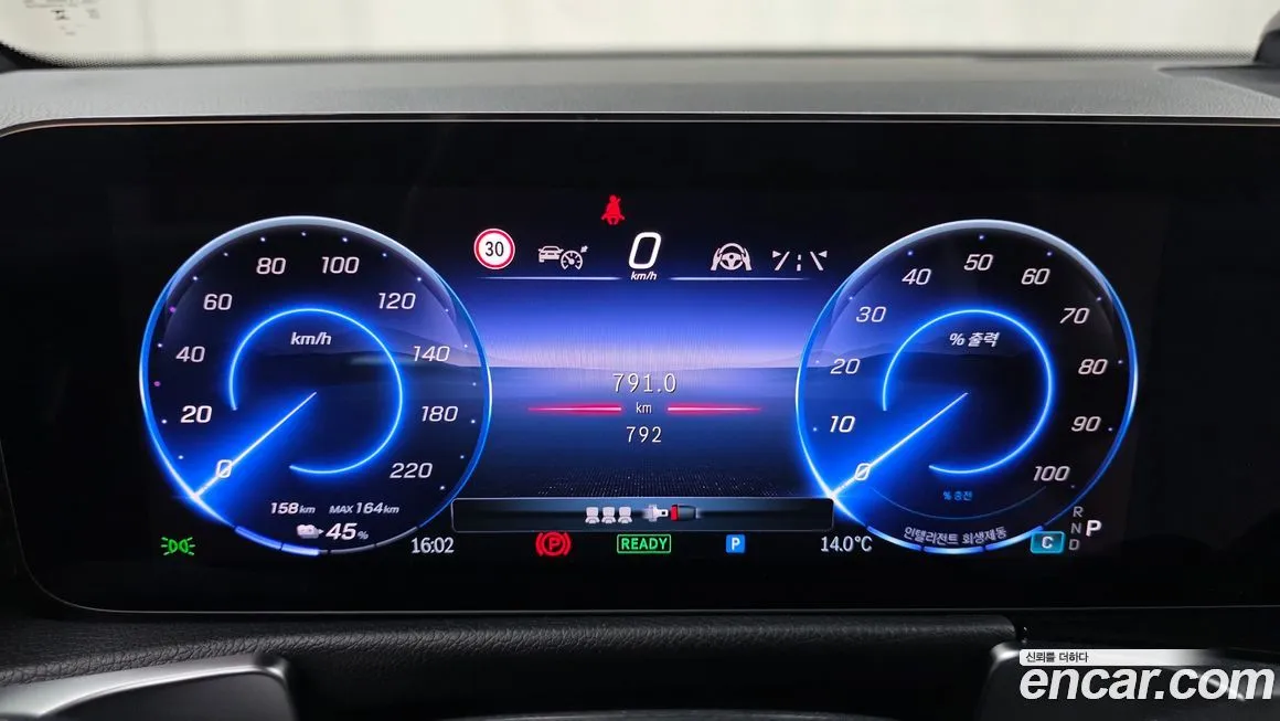 Mercedes-Benz EQB 2025 из KR, фото 8