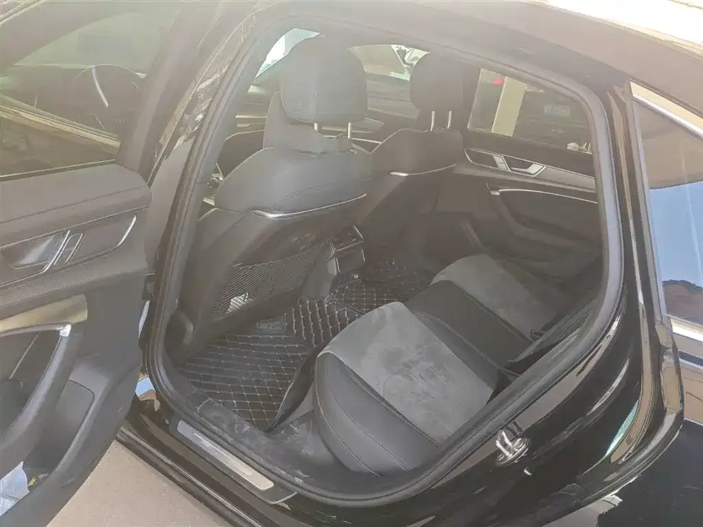 Audi A6L 2024 из CN, фото 6
