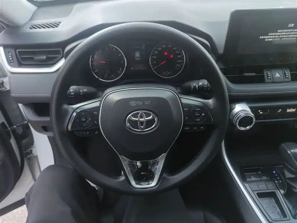 Toyota RAV4 2024 из CN, фото 3