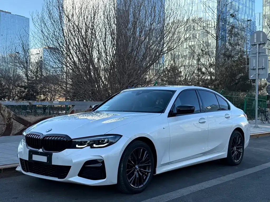BMW 3 Series 2022 из CN, фото 1