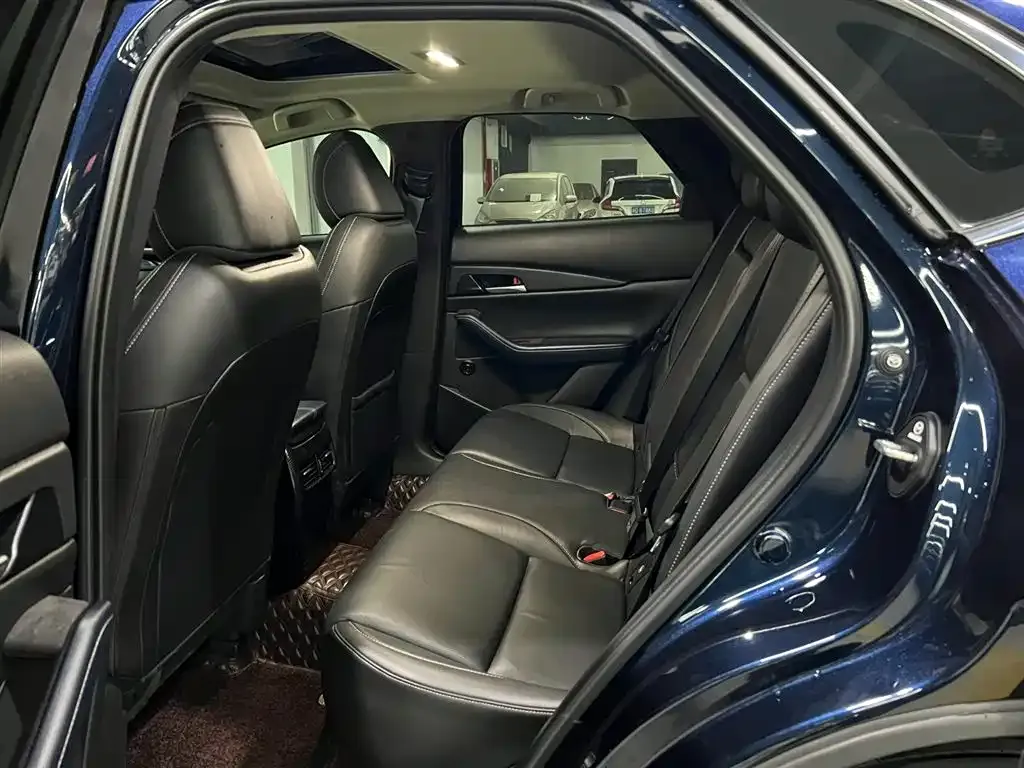 Mazda CX-30 2023 из CN, фото 8