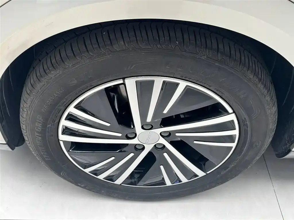 Lynk & Co 08 EM-P 2025 из CN, фото 3
