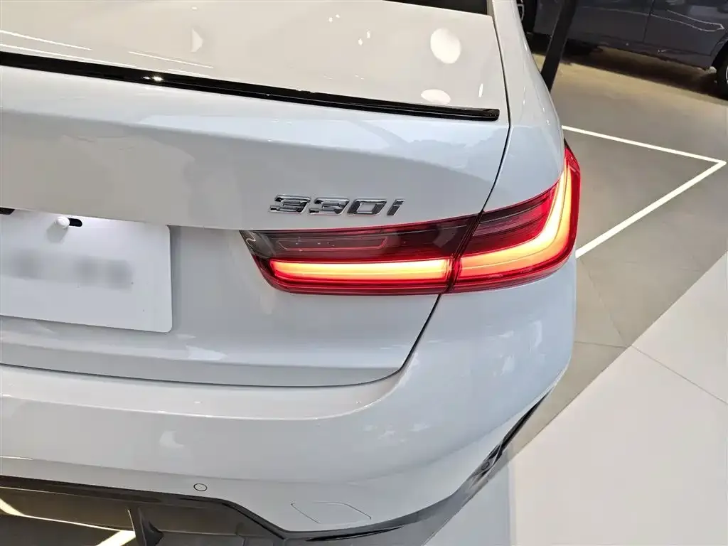 BMW 3 Series 2023 из CN, фото 5