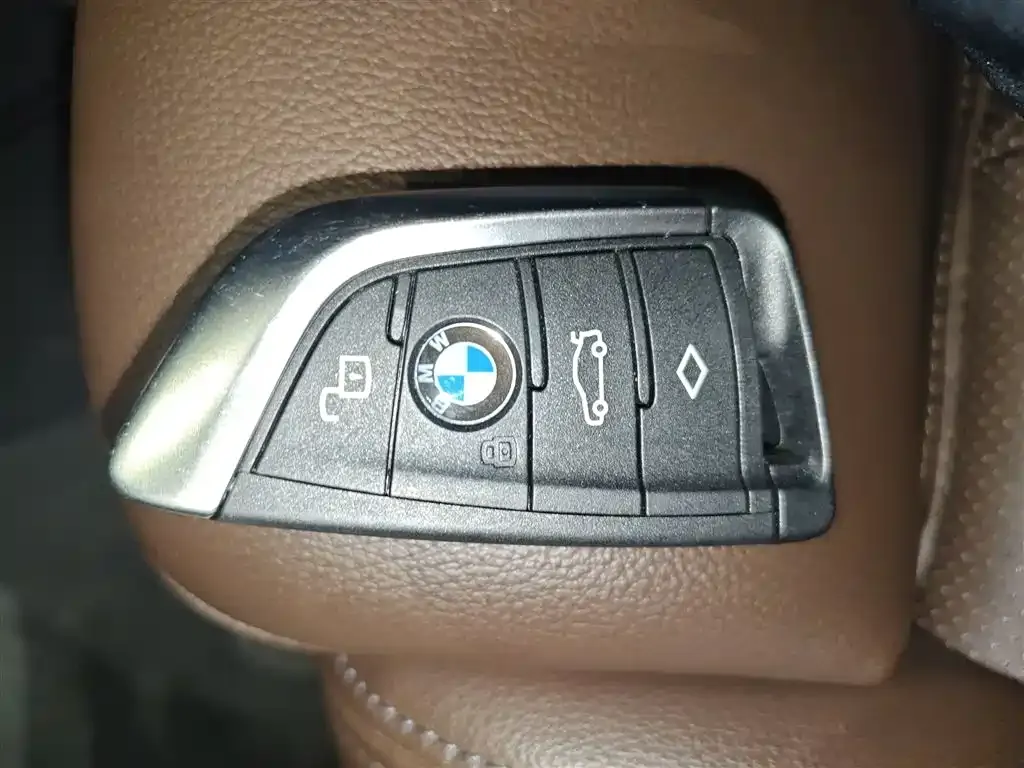 BMW 3 Series 2023 из CN, фото 3