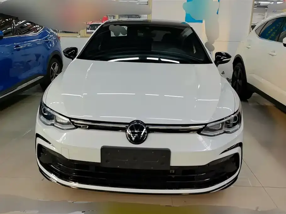 Volkswagen Golf 2024 из CN, фото 4