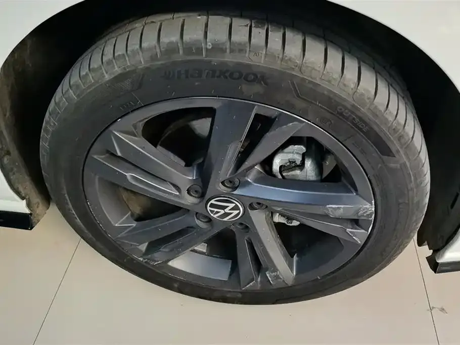 Volkswagen Golf 2024 из CN, фото 3
