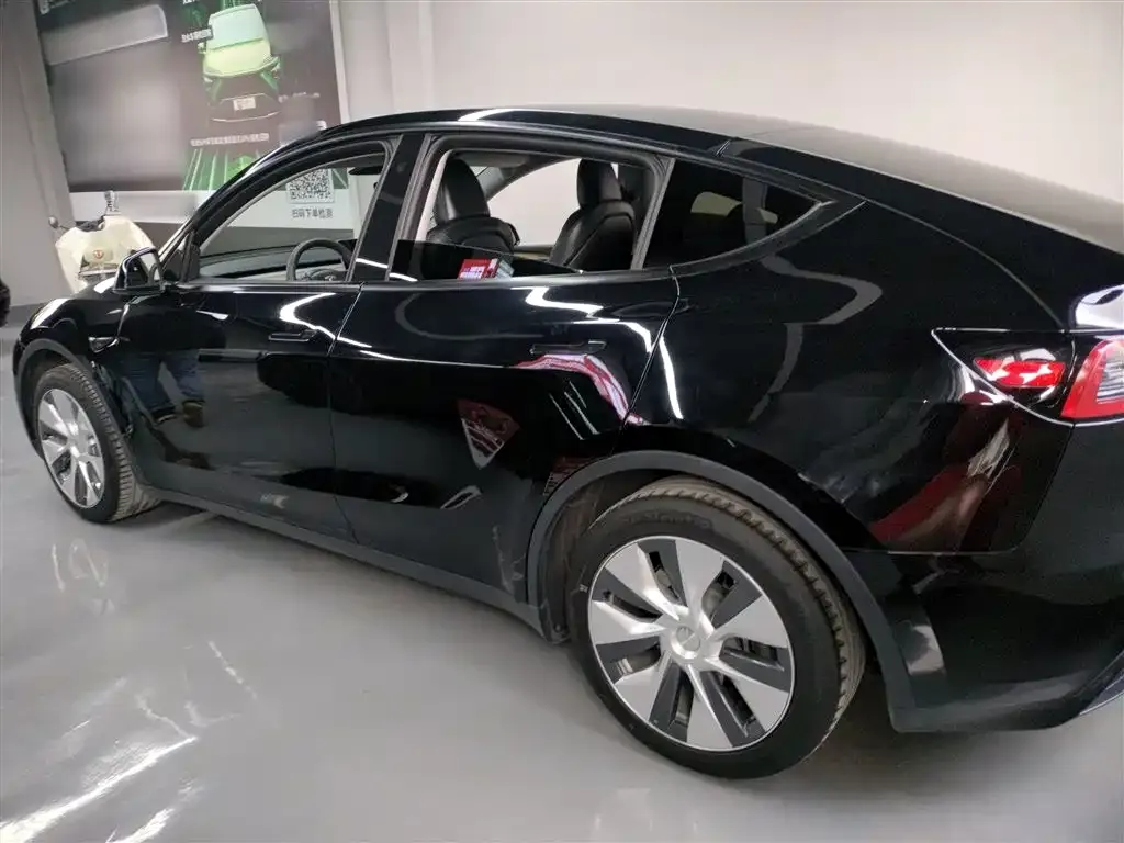 Tesla Model Y 2023 из CN, фото 8