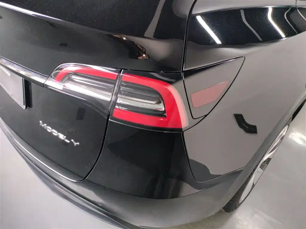 Tesla Model Y 2023 из CN, фото 2