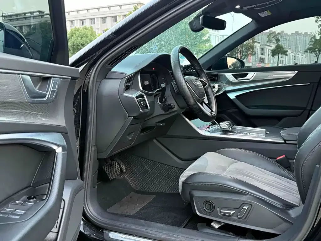 Audi A6L 2023 из CN, фото 7