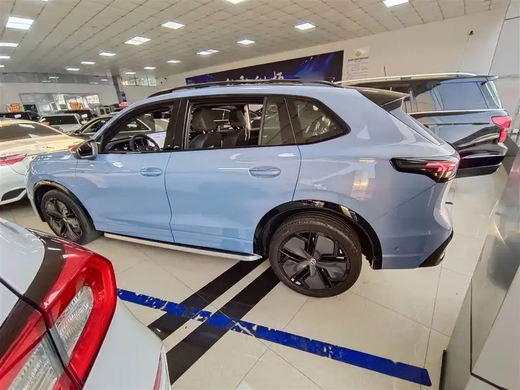 Volkswagen Tiguan L 2024 из CN, фото 8