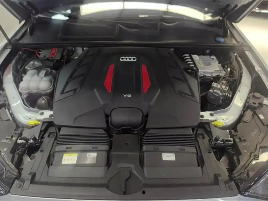 Audi SQ7 2024 из CN, фото 10