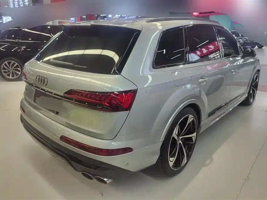 Audi SQ7 2024 из CN, фото 4