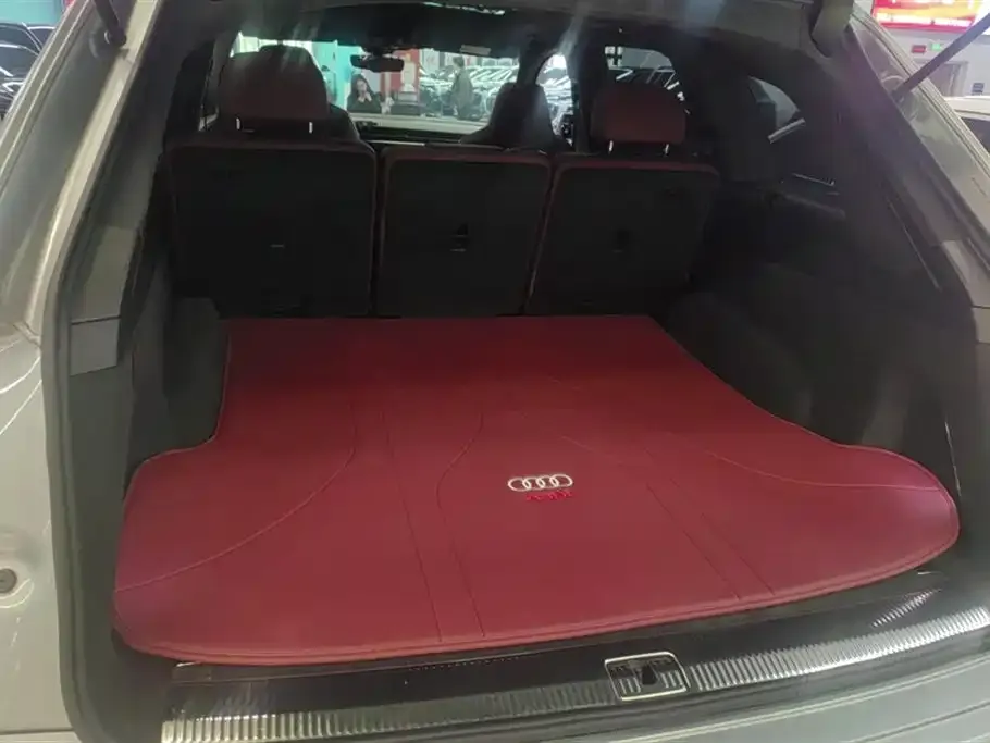 Audi SQ7 2024 из CN, фото 5