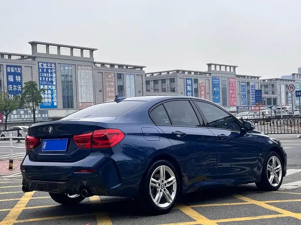 BMW 1 Series 2021 из CN, фото 9