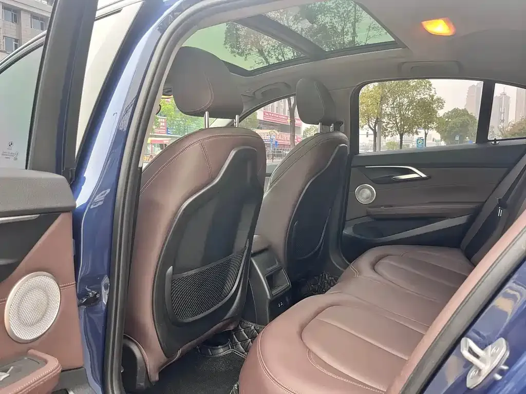 BMW 1 Series 2021 из CN, фото 4