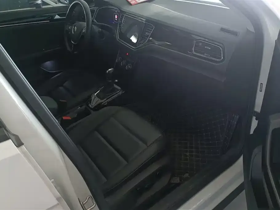 Volkswagen T-Roc 2022 из CN, фото 9