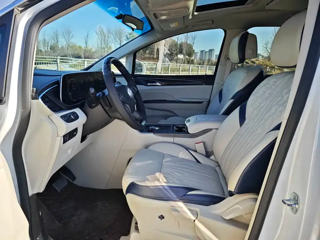 Buick GL8 2021 из CN, фото 10
